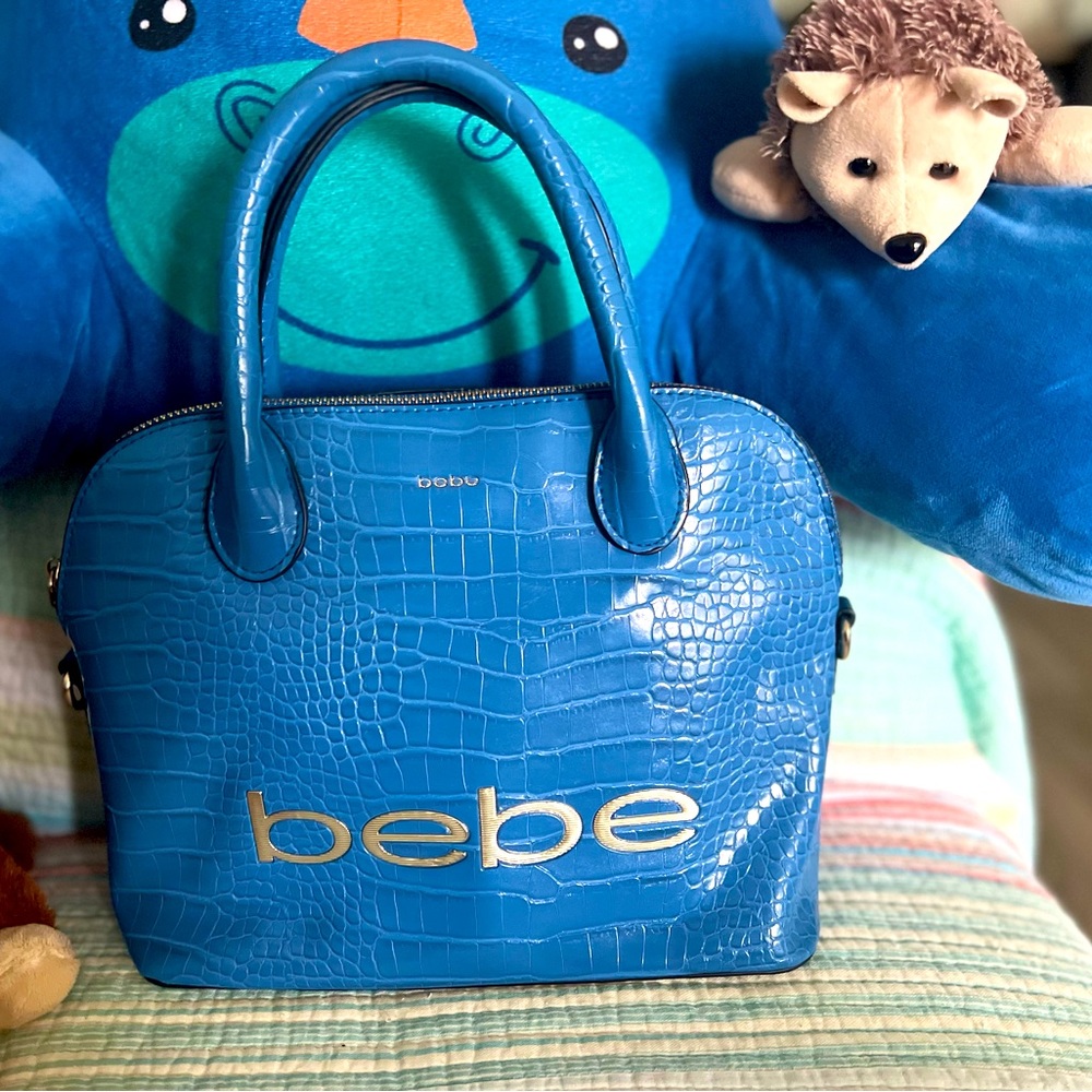 Blue Bebe handbag, comes with adjustable straps & a Nautica little gift purse